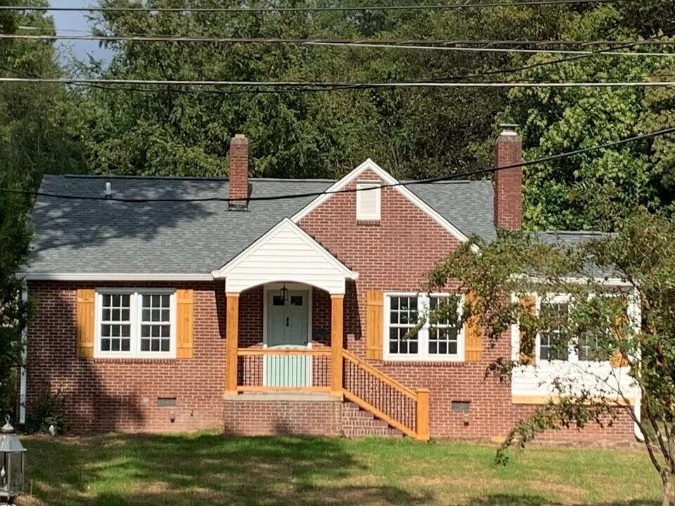 659 E Main St in Rock Hill, SC - Foto de edificio