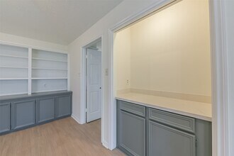1230 Forest Home Dr in Houston, TX - Building Photo - Building Photo