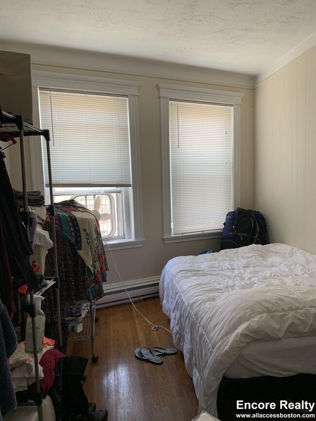 883 Huntington Ave in Boston, MA - Foto de edificio - Building Photo