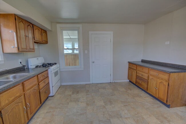 1402 14th St in Moline, IL - Building Photo - Building Photo
