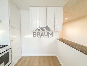 13115 Oxnard St in Los Angeles, CA - Building Photo - Building Photo