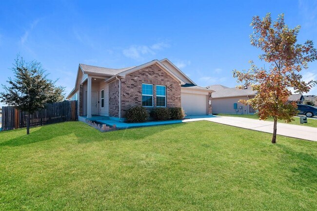 110 Sophora Dr in Hutto, TX - Building Photo - Building Photo