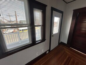 314 Massachusetts Ave, Unit 2 in Arlington, MA - Building Photo - Building Photo
