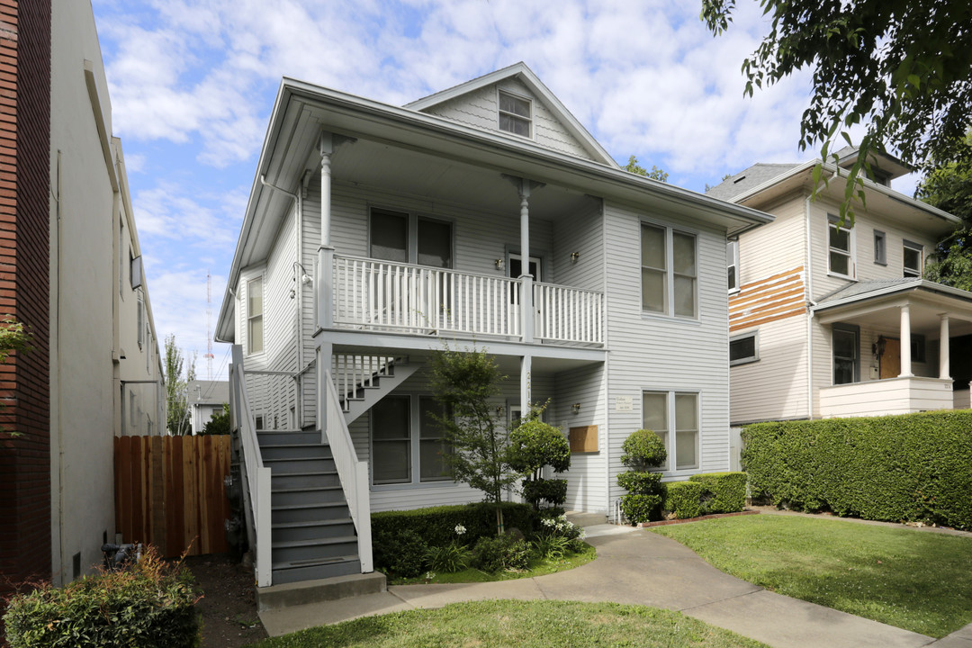 Heather Arms Apartments in Sacramento, CA - Foto de edificio