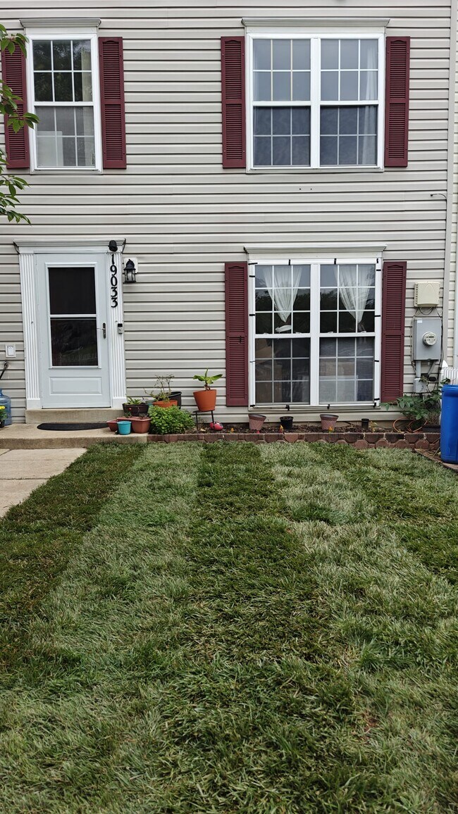 19033 Lark Song Terrace in Germantown, MD - Building Photo - Building Photo