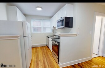 402 Highland Ave, Unit 4 in Cheshire, CT - Building Photo - Building Photo
