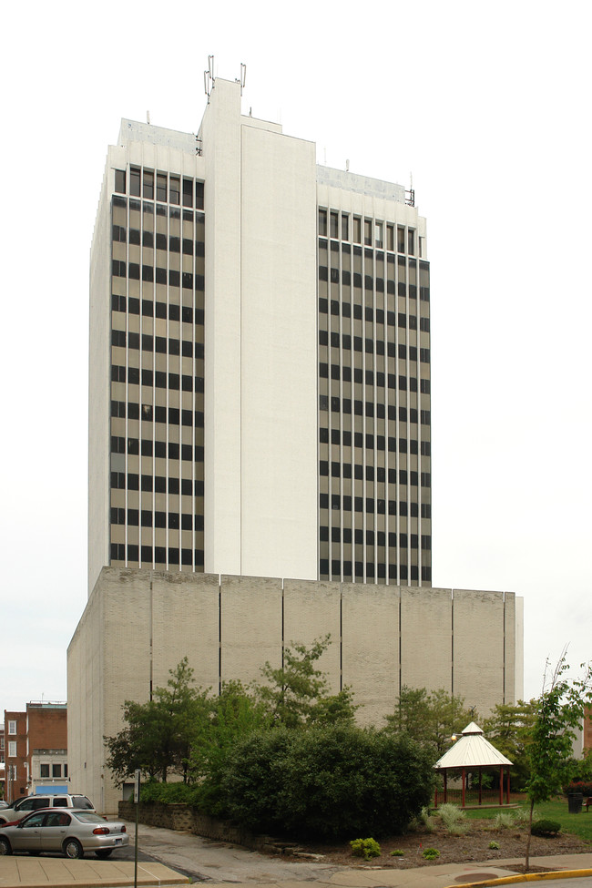 5th & Main in Evansville, IN - Building Photo - Building Photo