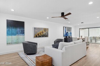 7694 E Minnezona Ave in Scottsdale, AZ - Building Photo - Building Photo