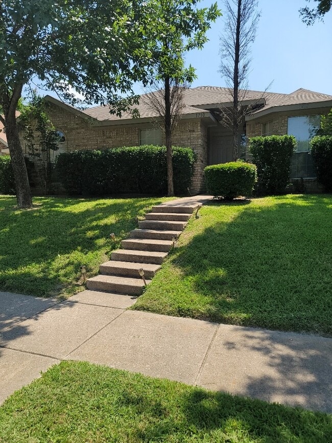1710 Straus Rd
