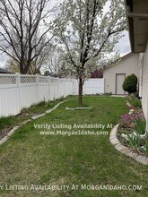 3014 N High Desert Wy in Meridian, ID - Building Photo - Building Photo