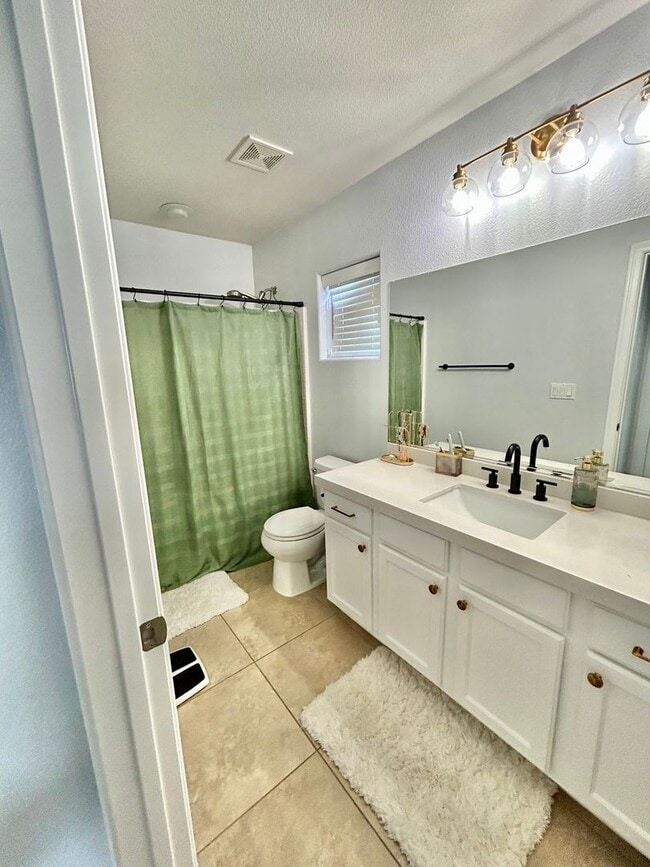 10571 Moss Lake St in Las Vegas, NV - Foto de edificio - Building Photo