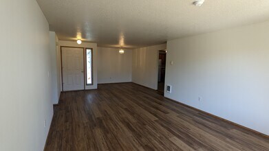 17003 NE 20th St in Vancouver, WA - Building Photo - Building Photo