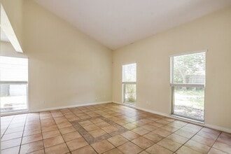 1015 Covington St in Oviedo, FL - Building Photo - Building Photo