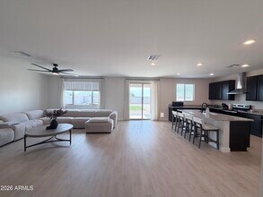 9324 S 30th Ln in Phoenix, AZ - Building Photo - Building Photo