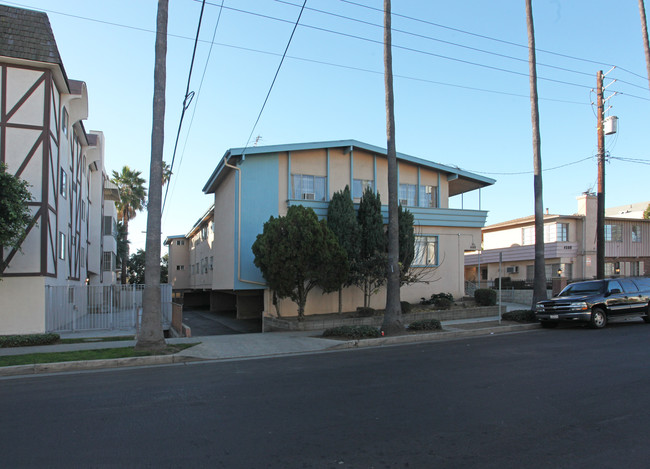 4564 Finley Ave in Los Angeles, CA - Building Photo - Building Photo