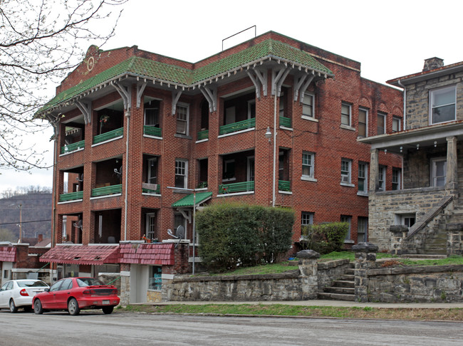 511 Dickinson St in Williamson, WV - Building Photo - Building Photo