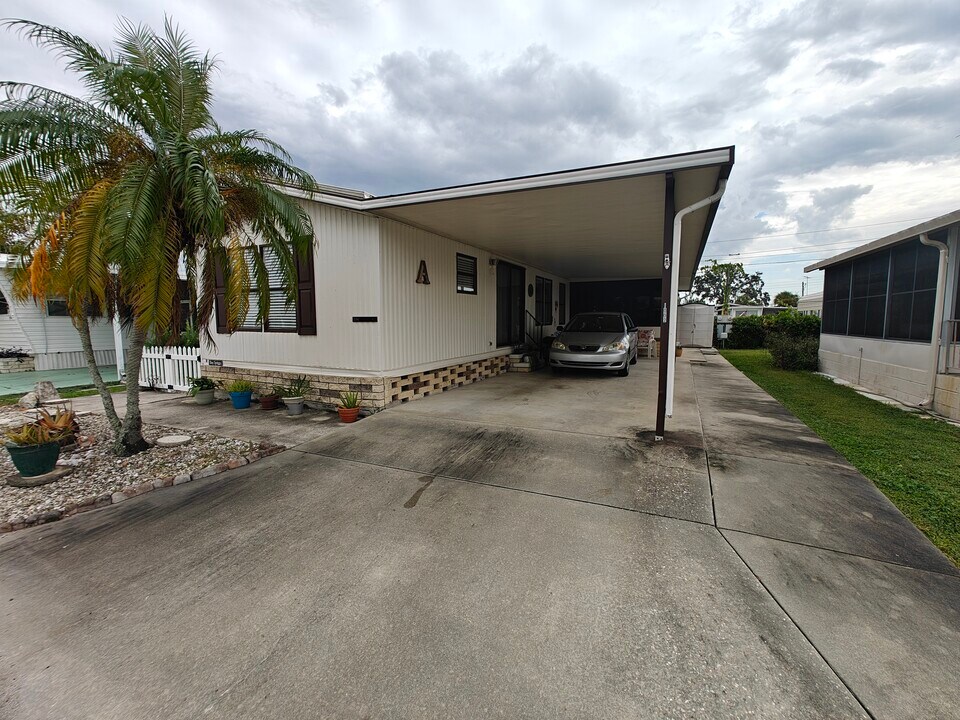 1002 51st Avenue Plaza W in Bradenton, FL - Building Photo