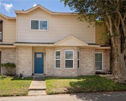 7252 Mansions Dr in Corpus Christi, TX - Building Photo