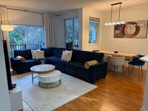 3205 NE 184th St in North Miami Beach, FL - Building Photo - Building Photo