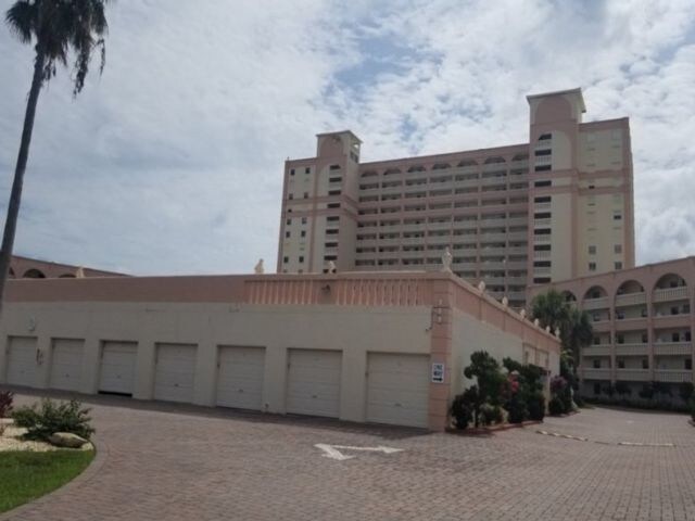 830 N Atlantic Ave in Cocoa Beach, FL - Building Photo