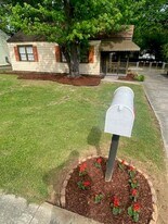 5128 Phillips Dr in Forest Park, GA - Building Photo