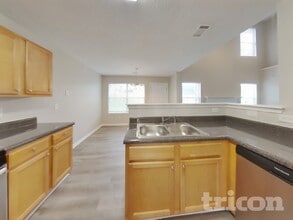 9493 Creekside Rd in Jonesboro, GA - Building Photo - Building Photo