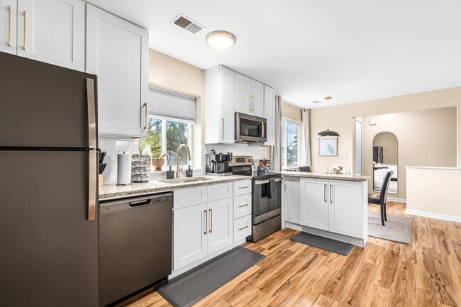 18308 Mesle St, Unit SI ID1032362P in Roseville, MI - Building Photo - Building Photo