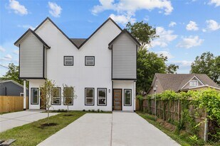 7805 Farnsworth St in Houston, TX - Building Photo