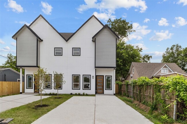 property at 7805 Farnsworth St