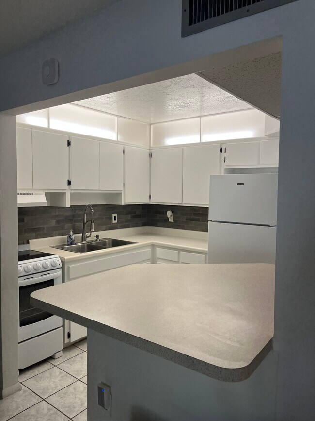 2500 Harn Blvd in Clearwater, FL - Building Photo - Building Photo