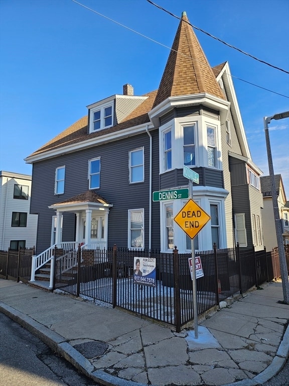 46 Dennis St in Boston, MA - Foto de edificio - Building Photo