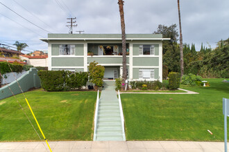 33 Kennebec Ave in Long Beach, CA - Building Photo - Building Photo