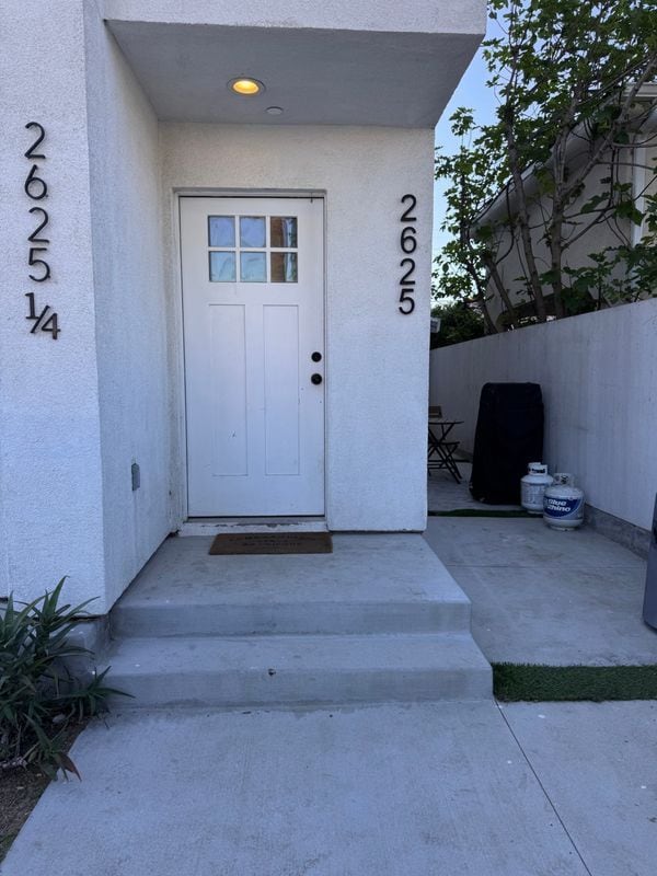 2625 Somerset Dr in Los Angeles, CA - Foto de edificio - Building Photo