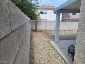 10123 Lemon Thyme St in Las Vegas, NV - Building Photo - Building Photo