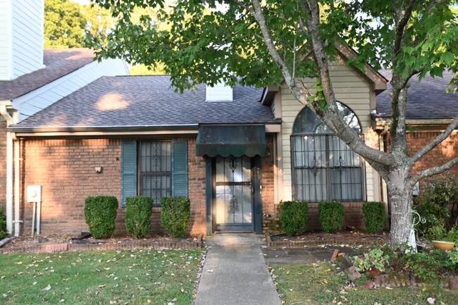 property at 1249 Magnolia Pl