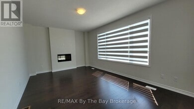 90 Sun Vly Ave in Wasaga Beach, ON - Building Photo - Building Photo