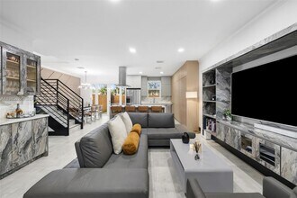 7852 NW 116 Pl in Medley, FL - Building Photo - Building Photo