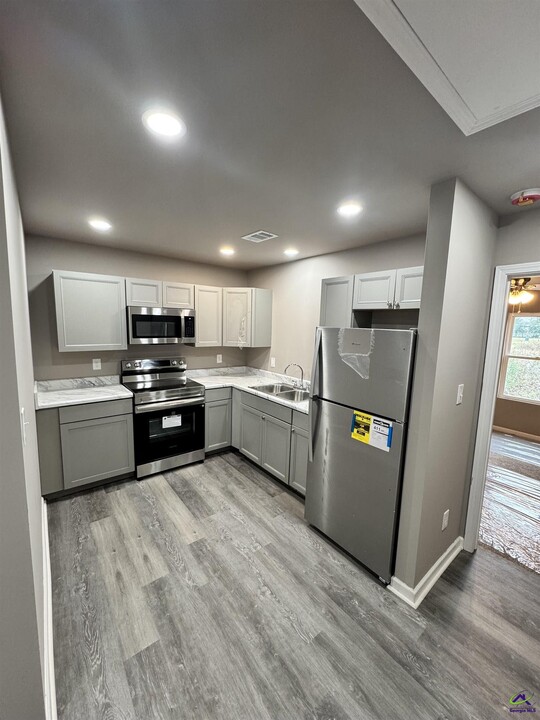2 Tabor Dr in Warner Robins, GA - Building Photo