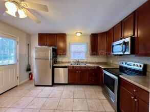 1015 Commodore Dr in Richmond Heights, MO - Building Photo - Building Photo