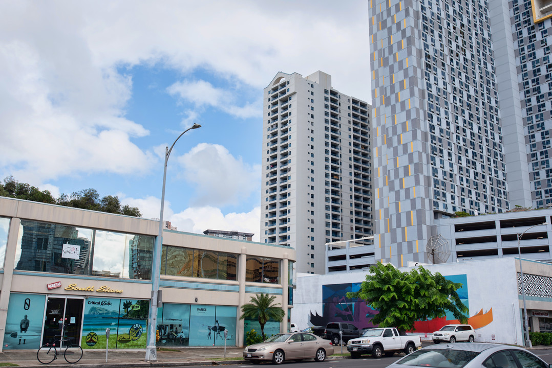 Kauhale Kaka'ako in Honolulu, HI - Building Photo