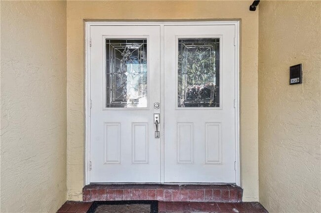 541 NW 205th Ave in Pembroke Pines, FL - Building Photo - Building Photo