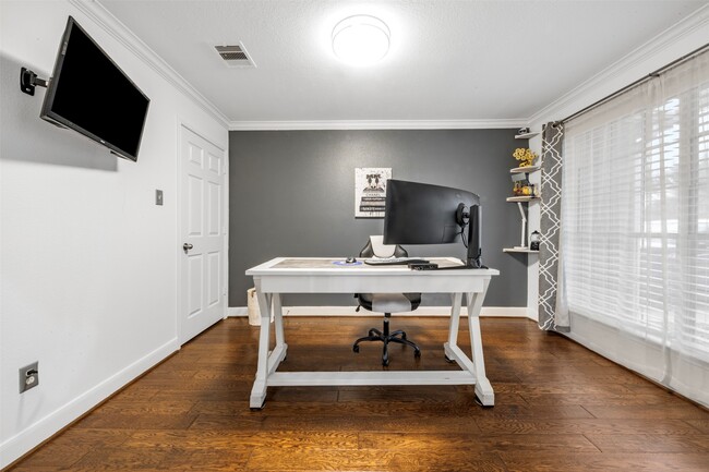 property at 2506 Spring Landing Dr