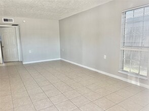 9413 Hollock St in Houston, TX - Building Photo - Building Photo