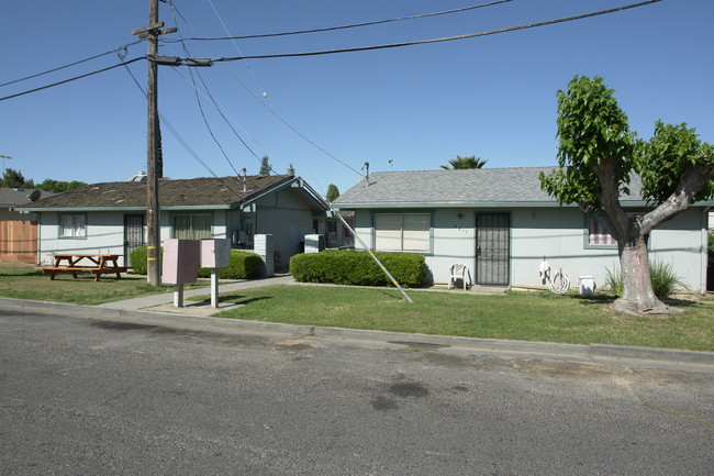 2811 Muir Ave in Atwater, CA - Building Photo - Building Photo