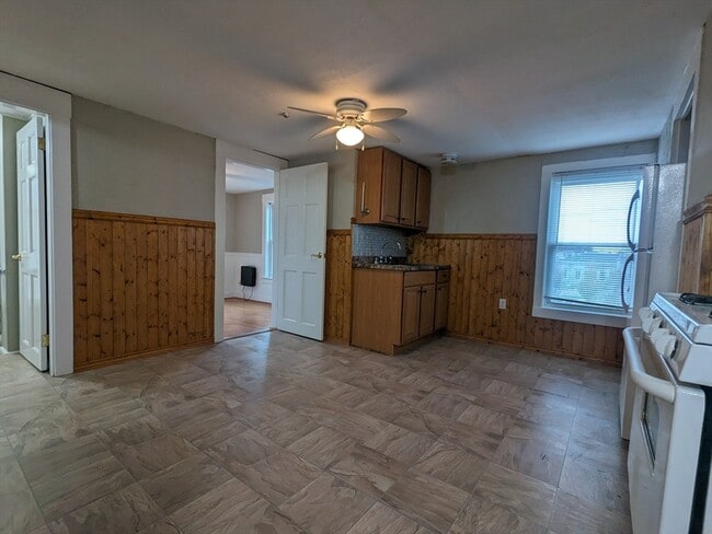 property at 7 Congress St