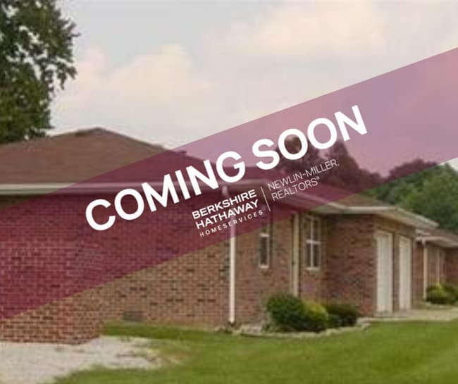 property at 1627 Country Walk Ct