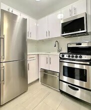 1220 Lexington Ave, Unit 3N in New York, NY - Building Photo - Building Photo