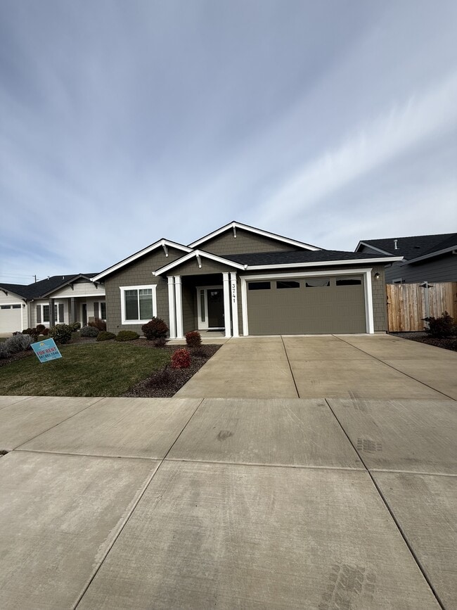 3741 Folium St in Medford, OR - Building Photo - Building Photo