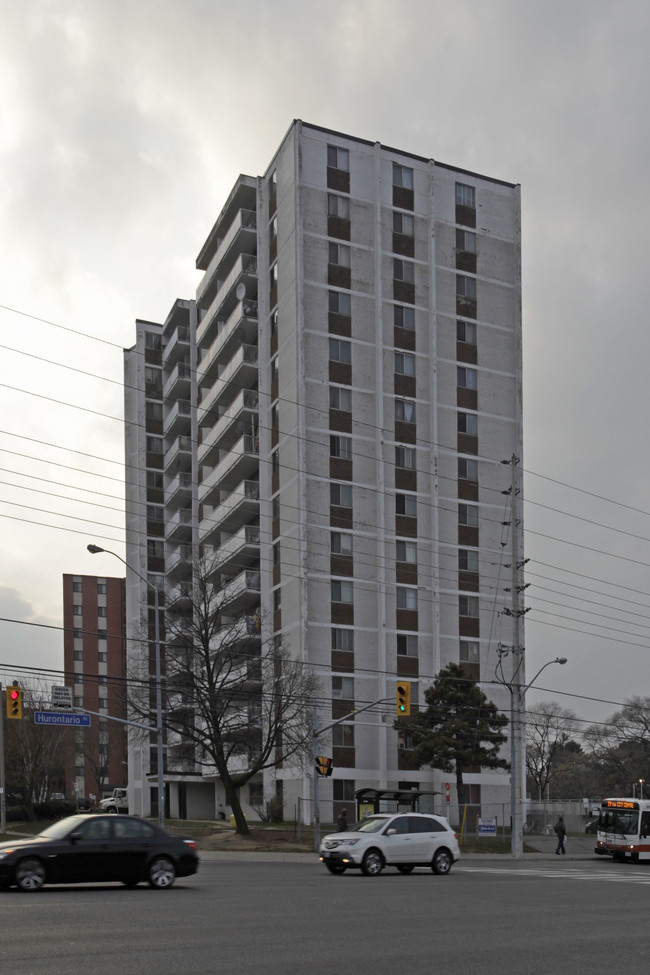 Westdale Apartments in Mississauga, ON - Building Photo - Building Photo