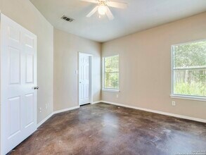 5723 Golf Heights in San Antonio, TX - Building Photo - Building Photo